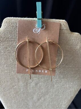 Plunder Gold Hoop Earrings with Vertical Bar Accent
